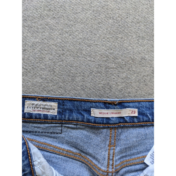 Levis Jeans Womens Size 23 Blue Denim Wedgie Straight Button - Picture 2 of 9
